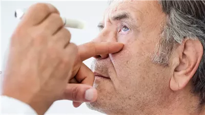 إحداها عادة صعبة.. 7 أسباب يمكن أن تلحق الضرر بالبصر دون أن تدري