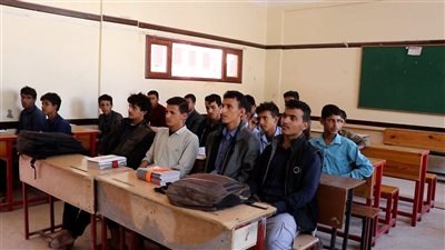 معلمو المدراس الحكومية بشبوة يعلنون الإضراب المفتوح تنديداً بتأخر مرتباتهم 