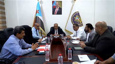 مركز البحوث يناقش تعزيز التنسيق المشترك مع هيئات المجلس الانتقالي