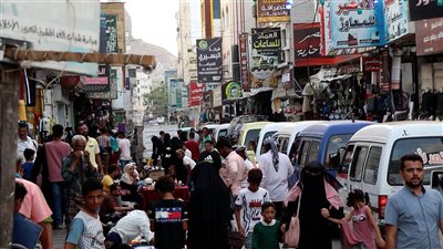 التصعيد الحوثي والفشل الحكومي يعمقان معاناة المواطنين في الجنوب 