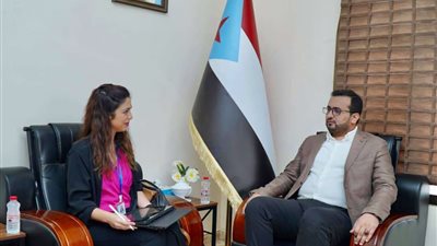 العولقي يلتقي مسؤولة الإعلام والتواصل الاستراتيجي بمكتب المبعوث الدولي بالعاصمة عدن