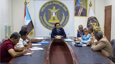 السقاف يناقش مع رؤساء الهيئات التنفيذية بالمديريات الصعوبات التي تواجه سير عملهم