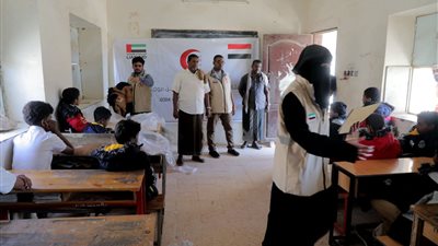 الهلال الأحمر الإماراتي يدشن حملة 