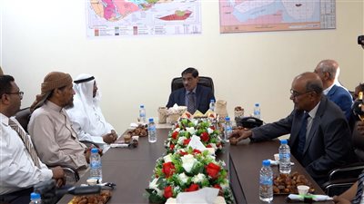 النائب البحسني يؤكد التزام الحكومة لدعم الاستثمارات في البلاد