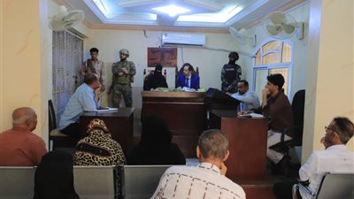 المحكمة الجزائية بعدن تُصدر حكم بالسجن لمدانين في الاشتراك بخلية حوثية