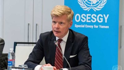 المبعوث الأممي يؤكد تأثير الهجمات الحوثية البحرية على جهود السلام في اليمن
