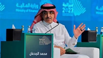 وزير المالية السعودي: نعيد النظر في فرض المقابل المالي على المرافقين