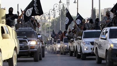 18 قتيلاً في هجوم على جامعي الكمأة في شرق سوريا