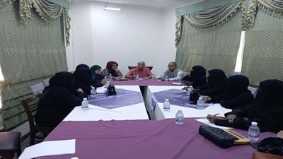فريق الحوار الوطني يلتقي عددا من ممثلات الأحزاب في حضرموت