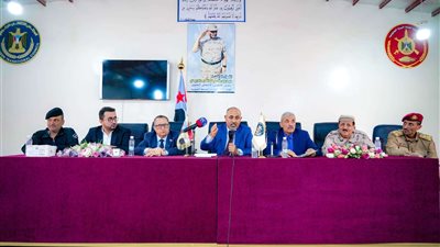 الرئيس الزُبيدي يترأس لقاء موسعا لقادة الوحدات العسكرية والأمنية الجنوبية