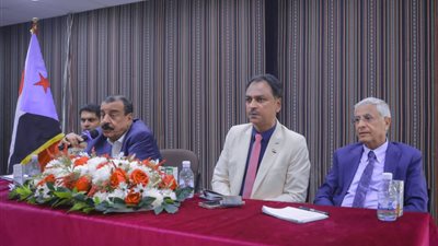 النائب بن بريك يعقد لقاء موسعا مع أعضاء هيئات الانتقالي بحضرموت 