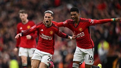 ملحمة كروية تنتهي بسيناريو دراماتيكي.. مانشستر يونايتد يطيح بليفربول بهدف قاتل 