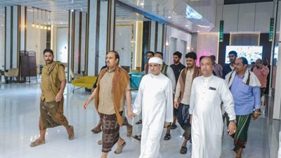 البحسني يؤكد على أهمية تشجيع وجذب المستثمرين لإقامة المشاريع بحضرموت 