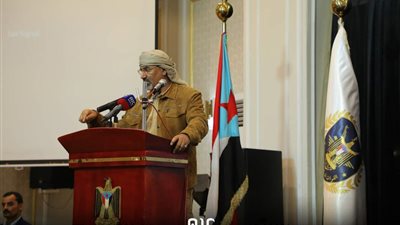 صور..  الرئيس الزُبيدي يرأس لقاءً موسعاً للقيادات العسكرية والأمنية الجنوبية بالعاصمة عدن