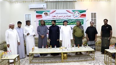 السُّلطان آل عفرار يدشن مشروع كسوة العيد في مديرية الغيضة بالمهرة