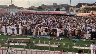 الأمين العام وعدد من قيادات المجلس يؤدون صلاة عيد الفطر المبارك بالعاصمة عدن