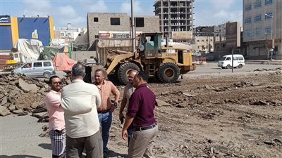 صندوق صيانة الطرق بعدن يتفقد مشروع سفلتة طريق السفينة ـ الكثيري بالمنصورة 