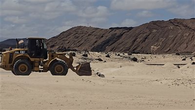 إزالة البناء العشوائي وشق شوارع بئر علي بمديرية رضوم