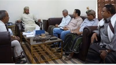 الثقلي يلتقي فريقاً فنياً من شركة النفط ويطلع على الجهود المبذولة لاستئناف تشغيل فرعها بسقطرى