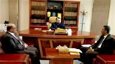 وزير الأشغال العامة يطلع على مجمل أوضاع الطرقات في محافظة شبوة 