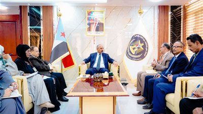 الرئيس الزُبيدي يشدد على أهمية مواصلة فريق الحوار جهوده في تعزيز الجبهة الداخلية الجنوبية