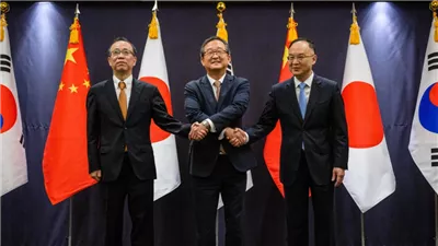 زعماء الصين واليابان وكوريا الجنوبية في أول قمة ثلاثية تُعقد منذ 5 سنوات