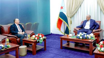 الرئيس الزُبيدي يطّلع على حيثيات إضراب الأفران بعدن ويوجّه بسرعة إيجاد آلية عادلة تضمن استقرار أسعار البيع