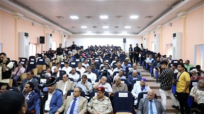 حفل تكريم المشاركين في أسبوع الطالب الجامعي الـ 24 بجامعة عدن 