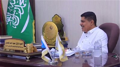 رئيس انتقالي حضرموت يسلم أجهزة إلكترونية مخصصة لأمن مديرية غيل باوزير 