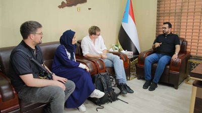 رئيس الهيئة الوطنية للإعلام يلتقي الفريق الإعلامي السويسري