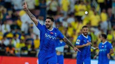 الهلال يتوج بلقب كأس خادم الحرمين الشريفين بعد فوزه على غريمه النصر