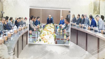 اجتماع حاسم.. الرئيس الزُبيدي يوجّه الحكومة بترجمة الخطط إلى واقع ملموس 