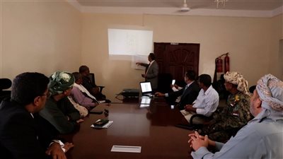 محافظة سقطرى يناقش آلية تنفيذ مشروع كلية المجتمع بالمحافظة 