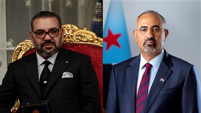 الرئيس الزُبيدي يُعزِّي ملك المغرب بوفاة والدته