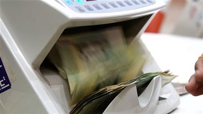 انهيار جديد للعملة المحلية وسط مناشدات شعبية بسرعة ايجاد حلول للأزمة  