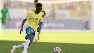 فينيسيوس يعتذر بعد وداع البرازيل المبكر لكوبا أمريكا