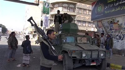 بينما يوجّه إعلامها الشائعات على الجنوب.. مليشيا الحوثي تكمم أفواه كاشفي جرائمها