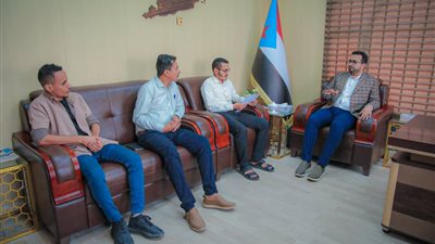 العولقي يلتقي وفدا من منصة (بساط ونون ) الثقافية ومنصة (حِمْيَر) الإعلامية