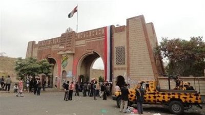 قيادي حوثي يحرق طالبتين في جامعة صنعاء 