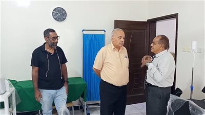 مدير صحة عدن يشيد بتقنية الخدمة الطبية عن بعد لعيادات معاك الدولية