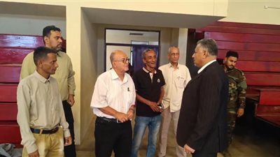 أمين محلي العاصمة عدن يطلع على سير العمل بمكتب الشباب والرياضة 