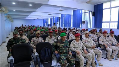 معهد تأهيل القادة يدشن الدورة الرابعة لقادة كتائب مشاة بالعاصمة عدن 