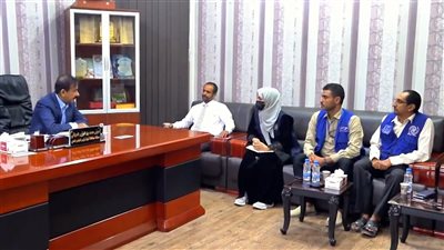 محافظ شبوة يشدد على أهمية توحيد الجهود لاحتواء الهجرة غير الشرعية