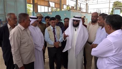وفد كويتي يزور أبين ويتفقد المنشآت والمصانع للتطوير وإعادة التأهيل 