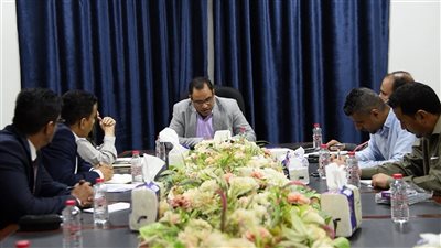 الوزير السقطري يشيد بجهود الجهاز التنفيذي لتسريع استيعاب تعهدات المانحين