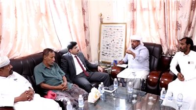 بن عفرار يؤكد وقوف الانتقالي مع معاناة بحارة وصيادي المهرة