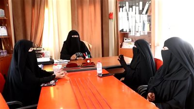 رئيسة لجنة المرأة والطفل بالجمعية الوطنية تزور رياض الأطفال في مدينة الغيضة