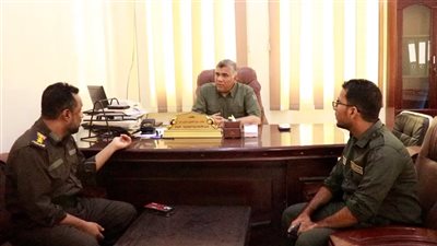 العميد المنهالي يناقش مع مدير الإصلاحية المركزية بالمكلا الاحتياجات الضرورية للسجن 