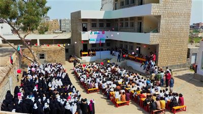 حفل تكريمي للطلاب المبرزين بمدرستي الشهيد فضل والذراحن بمديرية المفلحي 