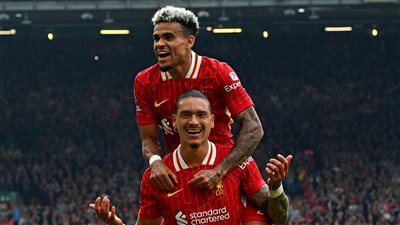 ليفربول يضرب بورنموث بثلاثية نظيفة ويتصدر ترتيب الدوري مؤقتا